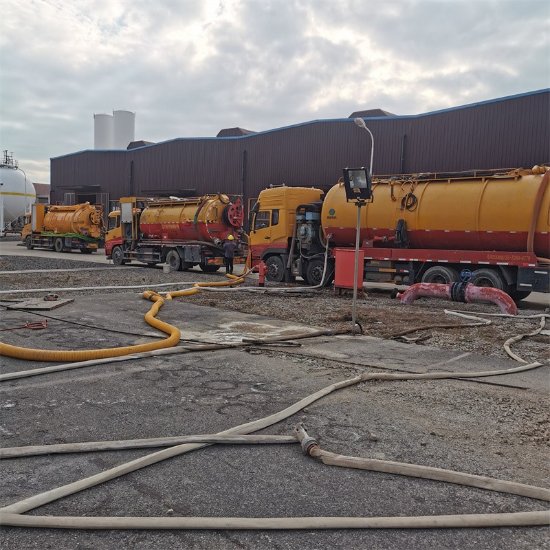 南木林污水池清理