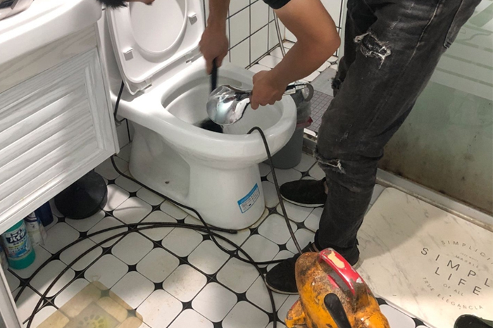 南木林马桶堵塞自己疏通还是找师傅？专业上门服务让你省时更省心